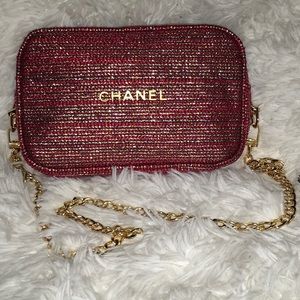 CHANEL chained pouch